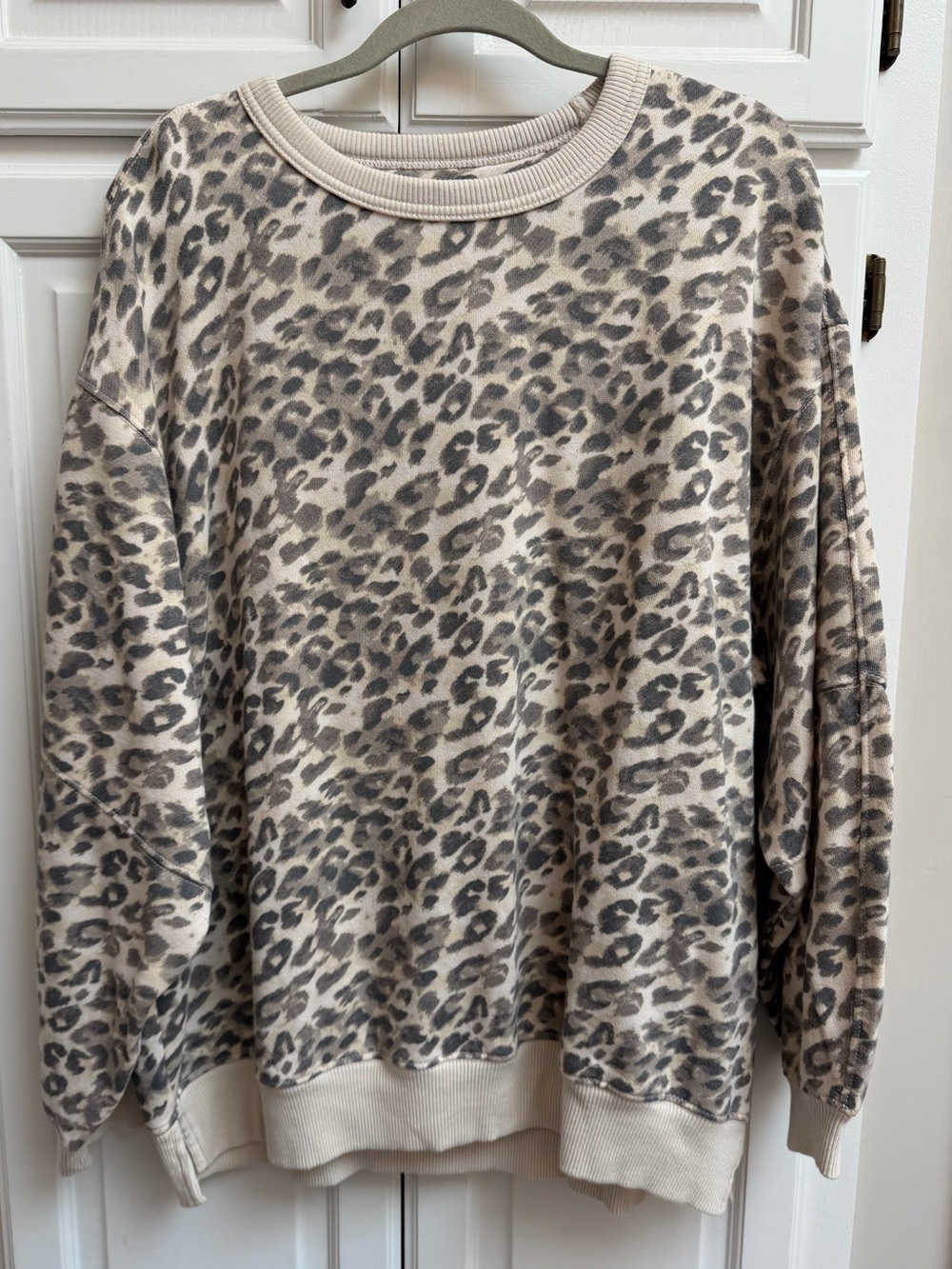 NWT Aerie Go-To Sweatshirt Neutral Leopard Print Oversized Size Small - Picture 2 of 16